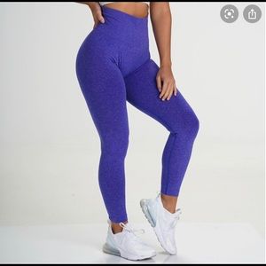 NVGTN seamless leggings in electric blue SM